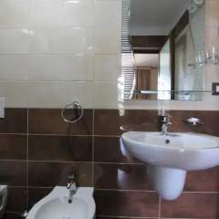 Hotel Panorama Kruje 3* Стандартный семейный номер с двуспальной кроватью фото 14