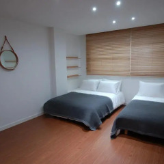 Отель YE'4 Guesthouse 2* Стандартный семейный номер с двуспальной кроватью (общая ванная комната) фото 6