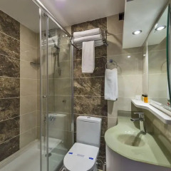 Alphonse Hotel 3* Стандартный номер с двуспальной кроватью фото 2