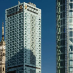 Отель InterContinental Warsaw городской автобус
