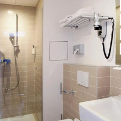Отель Contact ALIZE MONTMARTRE 3* Улучшенный номер с двуспальной кроватью фото 8