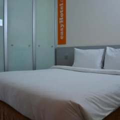 Отель easyHotel Dubai Jebel Ali Стандартный номер с различными типами кроватей фото 10