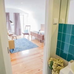 Отель Traveling To Lisbon Alfama Apartments Португалия, Лиссабон - отзывы, цены и фото номеров - забронировать отель Traveling To Lisbon Alfama Apartments онлайн ванная фото 2