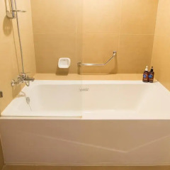 Отель Lohas Residences Sukhumvit Бангкок ванная