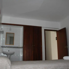 Отель Hostal Las Nieves Стандартный номер с различными типами кроватей (общая ванная комната) фото 32