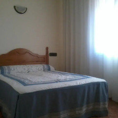 Отель Hostal Linares комната для гостей фото 2