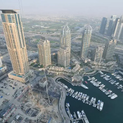Отель DHH - Cayan Tower