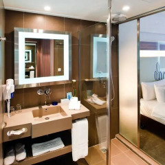 Отель Novotel Bangkok Silom Road 4* Улучшенный номер с различными типами кроватей фото 6