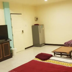 Апартаменты Parinya's Apartment Стандартный номер фото 6