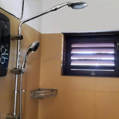 Отель Hangover Hostels Seeduwa Стандартный номер с двуспальной кроватью (общая ванная комната) фото 3