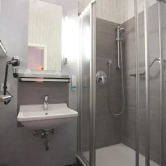 Hotel Cristall 3* Номер Комфорт с различными типами кроватей фото 12