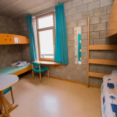 Liège Youth Hostel Стандартный семейный номер с двуспальной кроватью