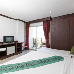 Отель Patong Buri 3* Стандартный номер с различными типами кроватей фото 7