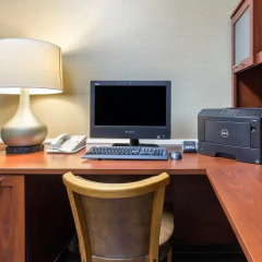 Отель Comfort Suites Wilmington 2* Люкс с различными типами кроватей фото 2