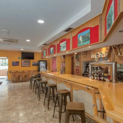 Hotel La Terraza De Puente Viesgo гостиничный бар