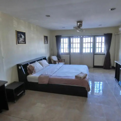 Отель Barracuda Guesthouse Стандартный номер с различными типами кроватей фото 2