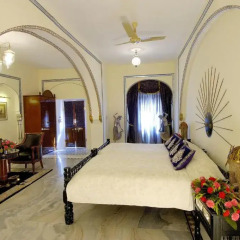 Отель The Raj Palace (Small Luxury Hotels of the World) 5* Номер Делюкс с различными типами кроватей фото 4