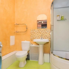 Апартаменты Petal Lotus Apartments on Tsiolkovskogo Екатеринбург ванная