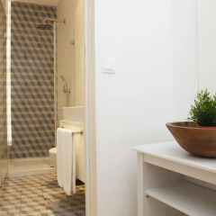 Отель Alfama Yellow House 2* Улучшенные апартаменты с различными типами кроватей фото 8