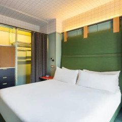Отель Room Mate Giulia Стандартный номер с различными типами кроватей фото 6