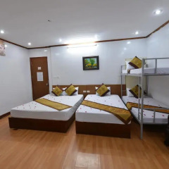 Lake Side Hostel Стандартный семейный номер с двуспальной кроватью