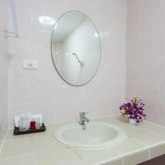 Отель Karon Sunshine Guesthouse & Bar 3* Стандартный номер с различными типами кроватей фото 4