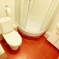 Гостиница ApartHotel Lazurnyy в Новосибирске 1 отзыв об отеле, цены и фото номеров - забронировать гостиницу ApartHotel Lazurnyy онлайн Новосибирск ванная фото 2