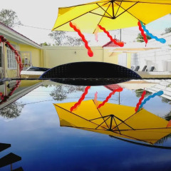 Отель Barefeet Naturist Resort парковка