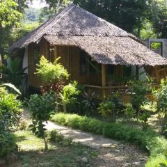 Отель Lanta Sunmoon Bungalos Ланта спортивное сооружение