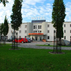 Отель KOSMONAUTY Вроцлав парковка