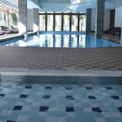 Port Side Resort Hotel бассейн