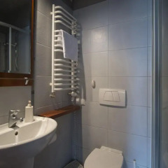 Отель Apartamenty pod Lipkami w Centrum z balkonami (parking) ванная
