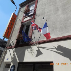 Отель Hôtel Le Petit Château парковка