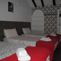 Отель Hostal Abril Стандартный номер с различными типами кроватей фото 9