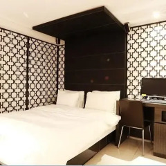 Hotel Cello 2* Стандартный номер с двуспальной кроватью