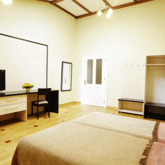Deluxe Hostel Under The Roof Львов комната для гостей фото 5