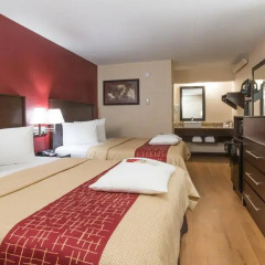 Отель Red Roof Inn PLUS+ Columbus-Ohio State University OSU 2* Номер Делюкс с различными типами кроватей фото 7