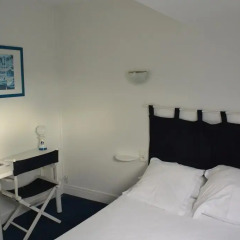 Отель Hôtel Le Canter Сомюр в номере