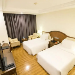 Saigon Halong Hotel 4* Улучшенный номер с 2 отдельными кроватями фото 2