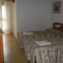 Отель Hostal Pineda Стандартный номер с двуспальной кроватью фото 2