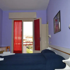 The Hostel Riccione 2* Стандартный номер с двуспальной кроватью фото 3