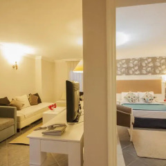 Moonshine Hotel & Suites 3* Люкс с различными типами кроватей фото 3