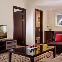 Отель Media Rotana Dubai Стандартный номер с различными типами кроватей фото 2