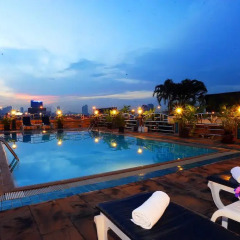 Отель Royal Suite Residence Boutique Бангкок бассейн фото 2