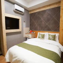 Отель D.H Sinchon Guesthouse 2* Стандартный номер с различными типами кроватей фото 10