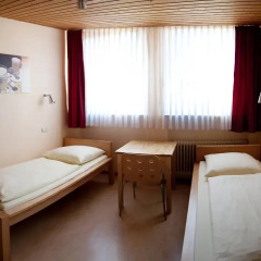 Haus International Hostel Стандартный номер с 2 отдельными кроватями