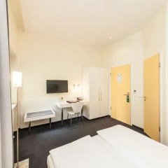 Select Hotel Berlin Checkpoint Charlie 4* Стандартный номер с двуспальной кроватью фото 2