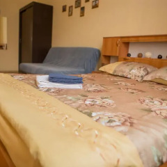 Altera Hostel Стандартный семейный номер с двуспальной кроватью (общая ванная комната)