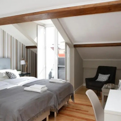 Отель Flores Guest House 4* Улучшенный номер с различными типами кроватей фото 6