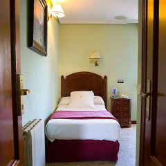 Отель Hostal Astoria Стандартный номер с различными типами кроватей фото 6